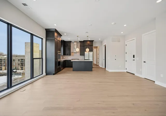 4th image of 2842 Gunnison Dr #401, Columbus, OH 43228 | MLS# 226018183