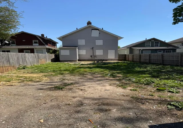 Listing Photo 2 - Condo for sale in building located at 137 S Burgess Ave, Columbus, OH 43204