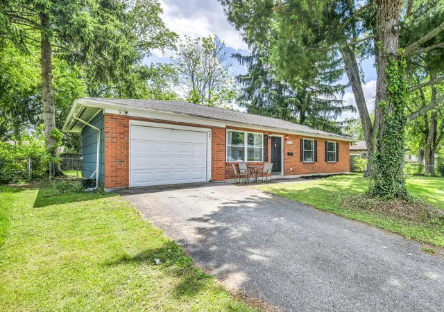 Homes for sale in Columbus, OH | 3252 Burdett Ct, Columbus, OH 43232 | MLS# 226018236