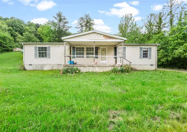Homes for sale in Chillicothe, OH | 1944 Massieville Rd, Chillicothe, OH 45601 | MLS# 226019053