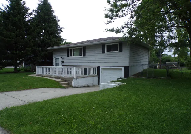 Photo 3 of Single family home for sale at 3404 Elwood Dr, Hilliard, OH 43026 | MLS# 226018376 | Listing updated on 2026-09-23
