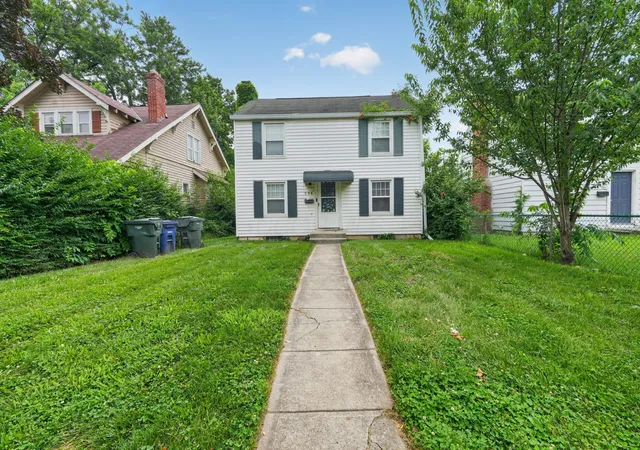 Photo 1 of Single family home for sale at 594 S Hampton Rd, Columbus, OH 43213 | MLS# 226021615 | Listing updated on 2026-09-11