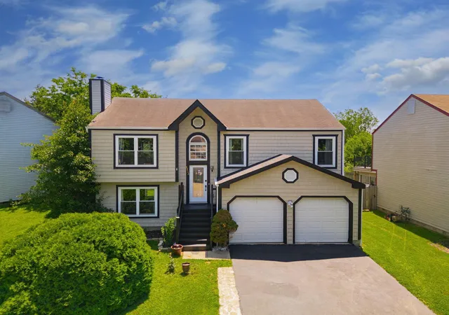 Homes for sale in Canal Winchester, OH | 6223 Northbend Dr, Canal Winchester, OH 43110 | MLS# 226018634