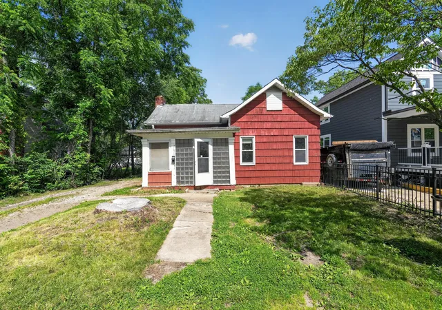 Homes for sale in Columbus, OH | 2670 Berrell Ave, Columbus, OH 43211 | MLS# 226020281