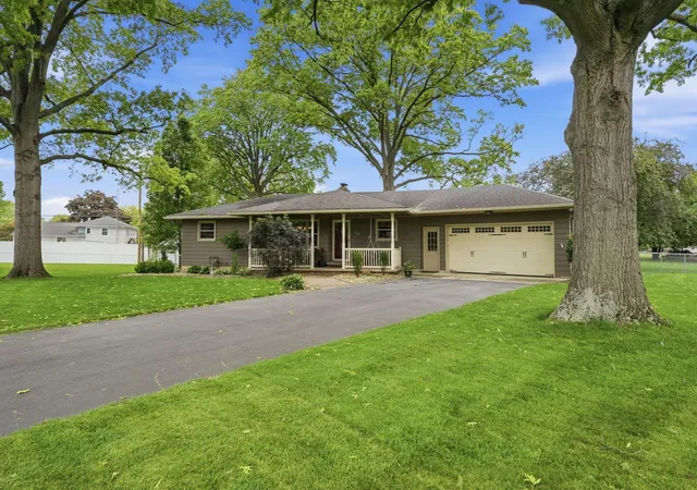 Homes for sale in Tiffin, OH | 65 Lincoln Rd, Tiffin, OH 44883 | MLS# 226018485