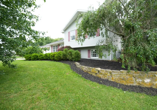 Homes for sale in Leesburg, OH | 533 W Main St, Leesburg, OH 45135 | MLS# 226018521