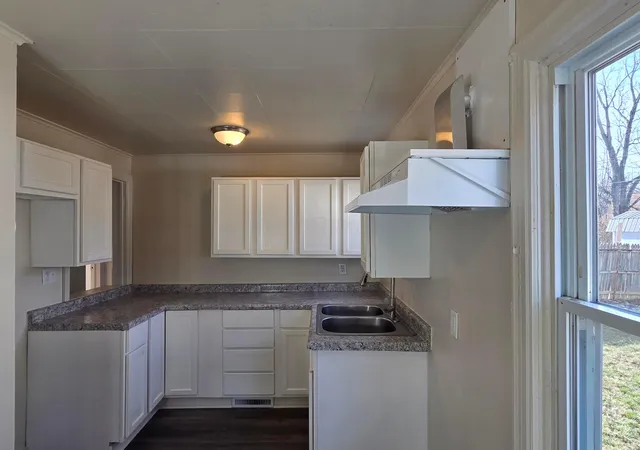 Homes for sale in Columbus, OH | 2569 Lexington Ave, Columbus, OH 43211 | MLS# 226018522