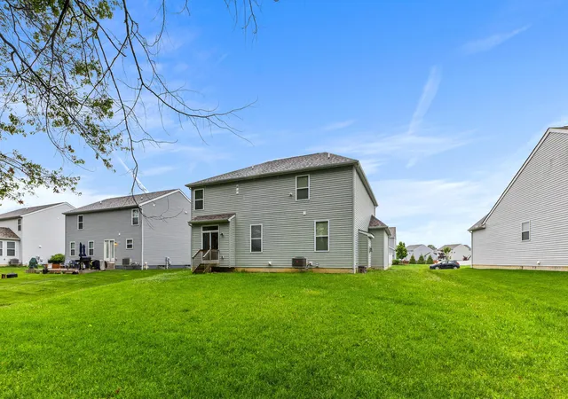 Homes for sale in Granville, OH | 141 Mannaseh Dr W, Granville, OH 43023 | MLS# 226018594