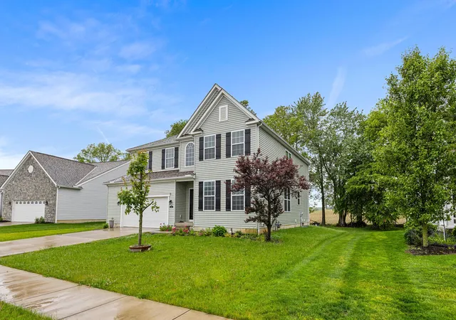 Homes for sale in Granville, OH | 141 Mannaseh Dr W, Granville, OH 43023 | MLS# 226018594