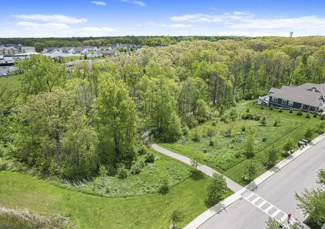 Listing Photo 2 - Condo for sale in building located at 221 Eisley Ln, Marysville, OH 43040 - Unit #