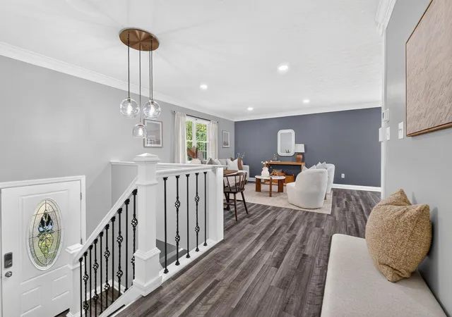 3rd image of 606 Woodsfield Dr, Columbus, OH 43214 | MLS# 226028616
