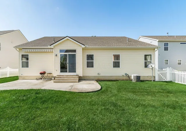 Homes for sale in Commercial Point, OH | 171 Cherrytree Ln, Commercial Point, OH 43116 | MLS# 226024453