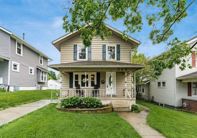Homes for sale in Newark, OH | 224 Hunter St, Newark, OH 43055 | MLS# 226018650