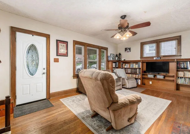 Homes for sale in Newark, OH | 224 Hunter St, Newark, OH 43055 | MLS# 226018650