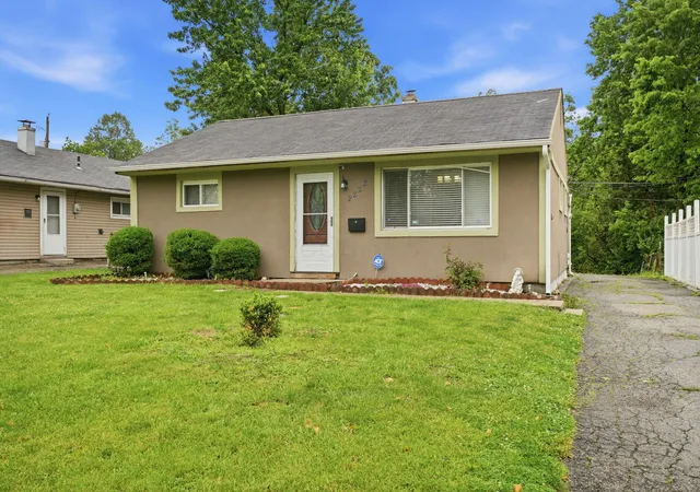 2nd image of 2222 Century Dr, Columbus, OH 43211 | MLS# 226018659