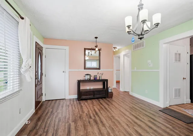 4th image of 2222 Century Dr, Columbus, OH 43211 | MLS# 226018659