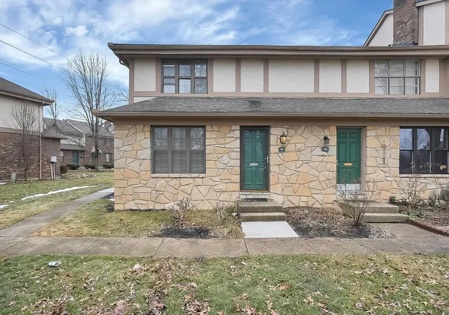 Condo for sale at 97 Stornoway Dr W, Columbus, OH 43213 | MLS# 226018728