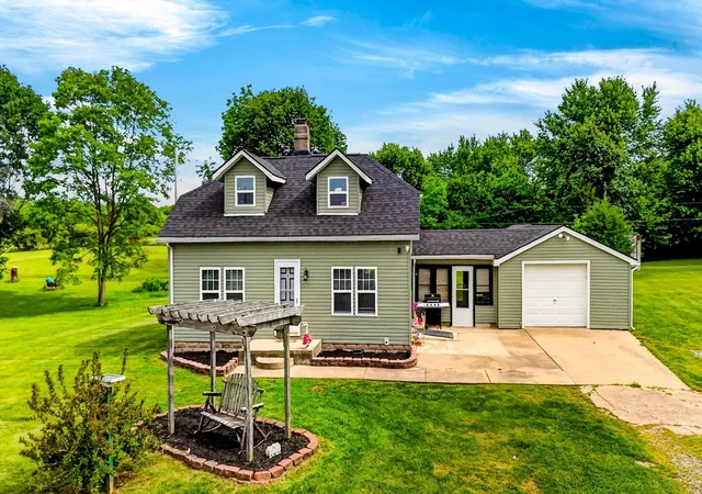 Homes for sale in Circleville, OH | 6718 Hitler Road 2, Circleville, OH 43113 | MLS# 226019935