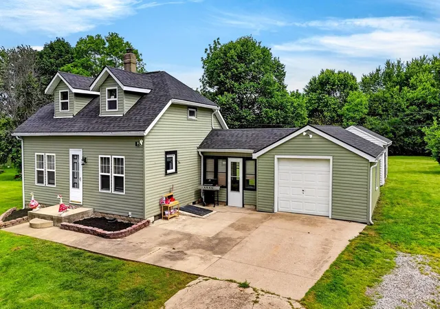 Homes for sale in Circleville, OH | 6718 Hitler Road 2, Circleville, OH 43113 | MLS# 226019935