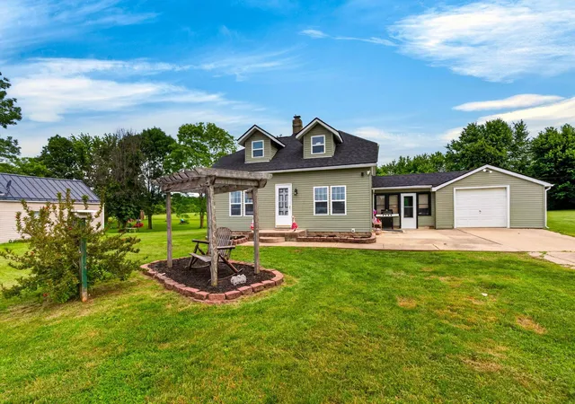 Homes for sale in Circleville, OH | 6718 Hitler Road 2, Circleville, OH 43113 | MLS# 226019935
