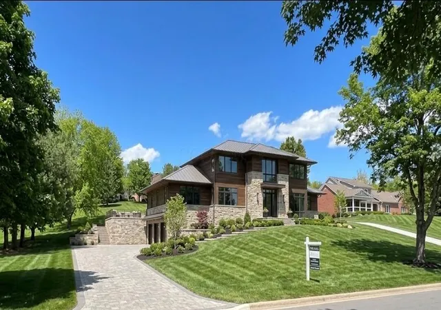 5th image of 304 Glyn Tawel Dr, Granville, OH 43023 | MLS# 226018867