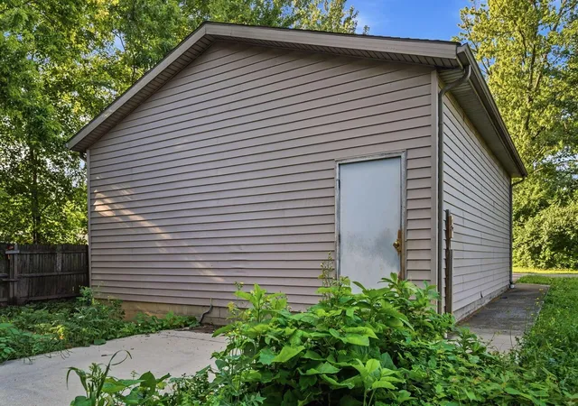 Photo 3 of Single family home for sale at 15 Ohio St, Delaware, OH 43015 | MLS# 226018752 | Listing updated on 2026-09-07