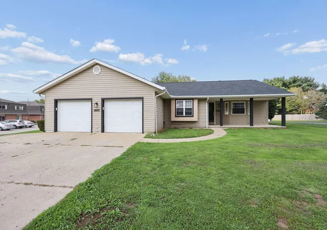 2nd image of 1607 Doaks Ln, Zanesville, OH 43701 | MLS# 226018775