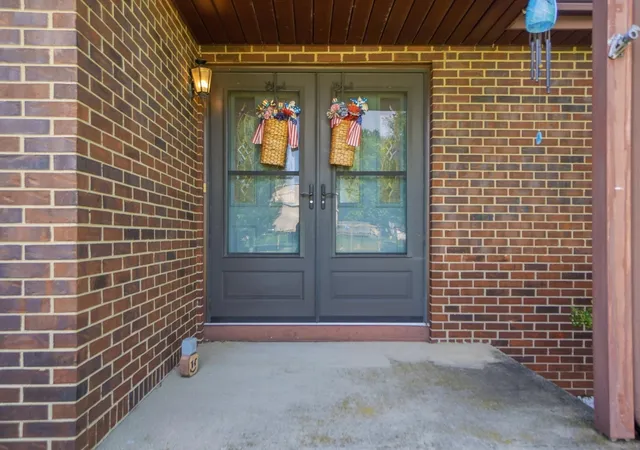 Homes for sale in London, OH | 330 Northview Dr, London, OH 43140 | MLS# 226018799