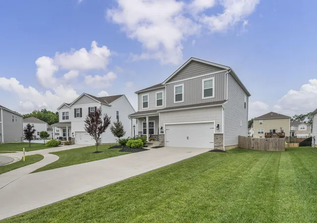 Homes for sale in Commercial Point, OH | 291 Flint Ct, Commercial Point, OH 43116 | MLS# 226018895
