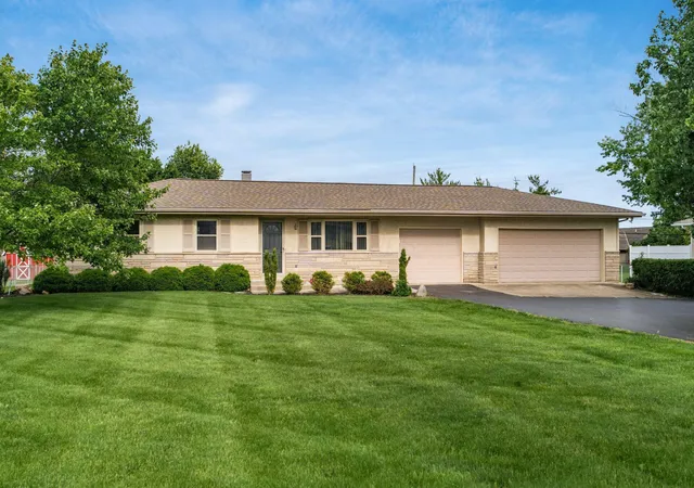 Photo 1 of Single family home for sale at 3542 Hoover Rd, Grove City, OH 43123 | MLS# 226018984 | Listing updated on 2026-07-29