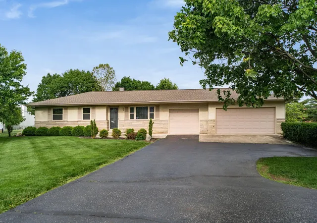 Photo 2 of Single family home for sale at 3542 Hoover Rd, Grove City, OH 43123 | MLS# 226018984 | Listing updated on 2026-07-29