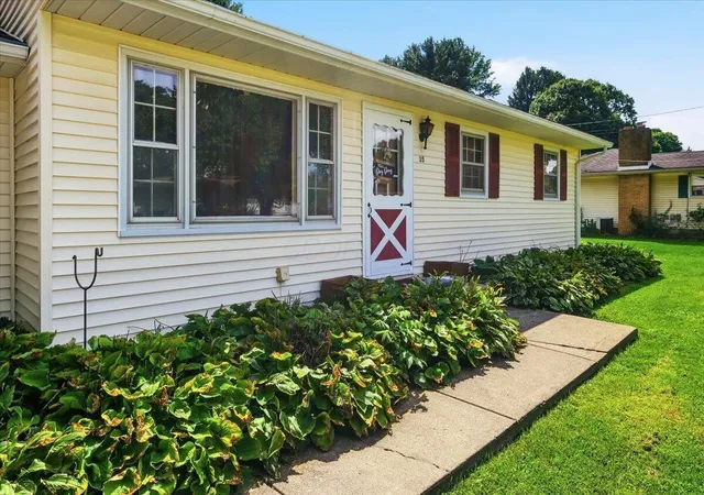 3rd image of 15 E Mound St, Fredericktown, OH 43019 | MLS# 226027689