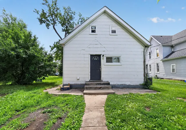 Photo 2 of Single family home for sale at 2188 Margaret Ave, Columbus, OH 43219 | MLS# 226021609 | Listing updated on 2026-09-16