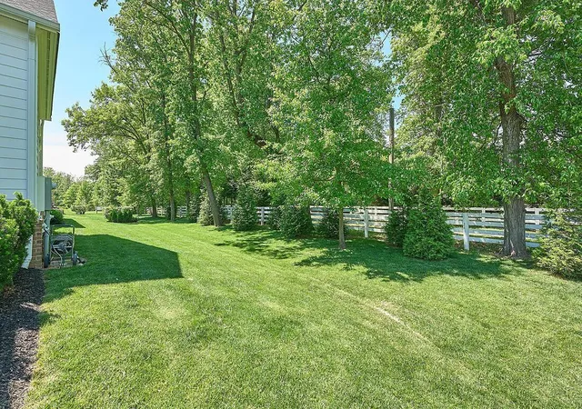 Photo 3 of Sale Pending at 7100 Oxford Loop N, New Albany, OH 43054 | MLS# 226020080 | Listing updated on 2026-08-11