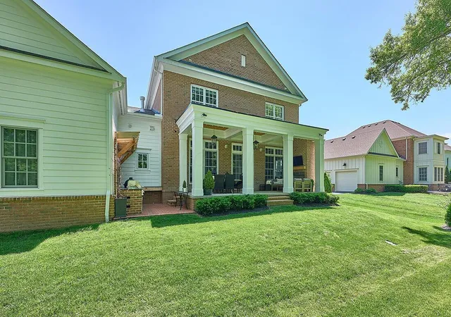 Photo 4 of Sale Pending at 7100 Oxford Loop N, New Albany, OH 43054 | MLS# 226020080 | Listing updated on 2026-08-11
