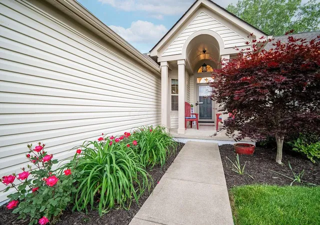 Homes for sale in Lewis Center, OH | 7192 Redwood Valley Ct, Lewis Center, OH 43035 | MLS# 226018981