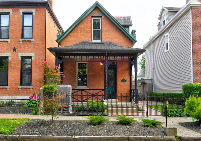 1st image of 471 E Beck St, Columbus, OH 43206 | MLS# 226019077