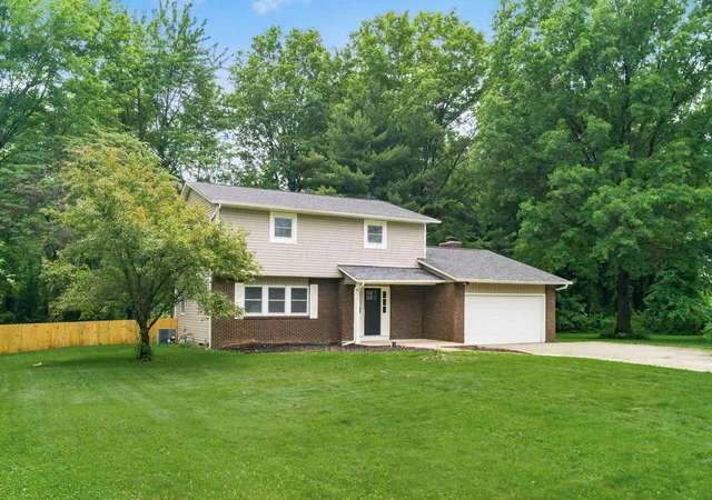 2nd image of 151 Bristol Dr Sw, Reynoldsburg, OH 43068 | MLS# 226019092