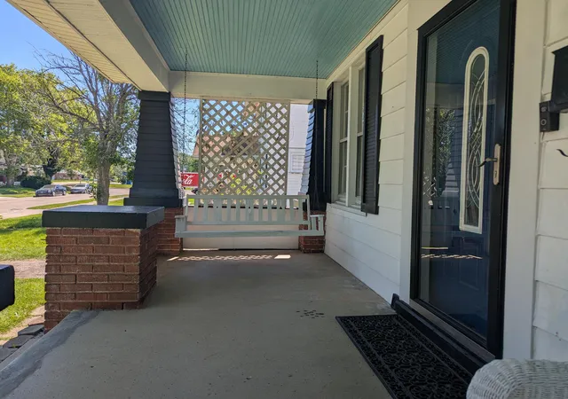 3rd image of 129 Hampton Pl, Springfield, OH 45504 | MLS# 226020769