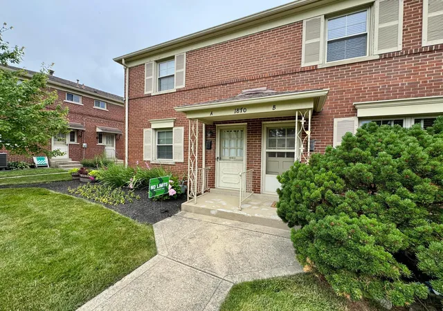 Homes for sale in Columbus, OH | 1870 Northwest Blvd #8B, Columbus, OH 43212 | MLS# 226019365