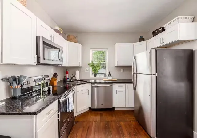 3rd image of 370 Forest St, Columbus, OH 43206 | MLS# 226019157