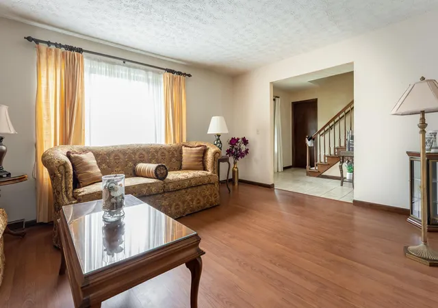5th image of 10233 N Crosset Hill Dr, Pickerington, OH 43147 | MLS# 226026049