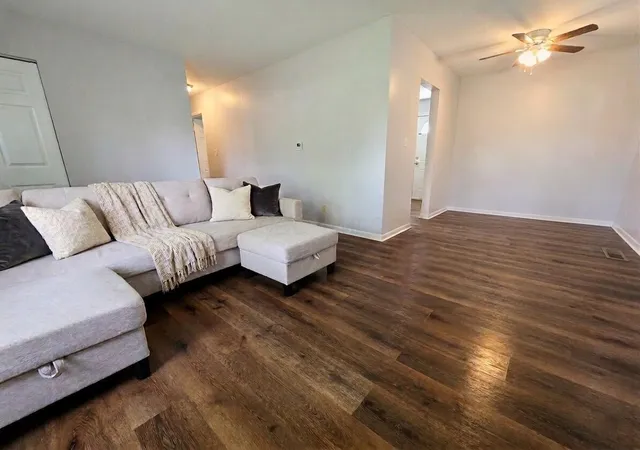 Photo 2 of Single family home for sale at 1303 Elderwood Ave, Columbus, OH 43227 | MLS# 226019484 | Listing updated on 2026-09-17