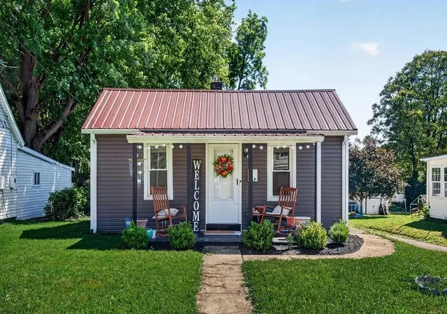 Photo 1 of Single family home for sale at 137 Hayward Ave, Circleville, OH 43113 | MLS# 226019322 | Listing updated on 2026-07-28