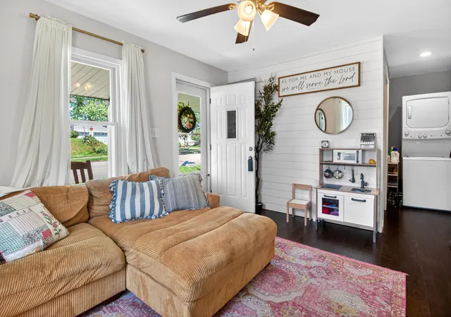 Photo 3 of Single family home for sale at 137 Hayward Ave, Circleville, OH 43113 | MLS# 226019322 | Listing updated on 2026-07-28