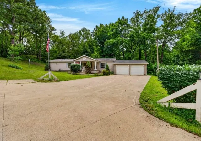 Photo 2 of Single family home for sale at 11447 State Route 220, Waverly, OH 45690 | MLS# 226019320 | Listing updated on 2026-08-06