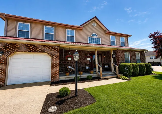 Homes for sale in Commercial Point, OH | 306 Schall Pl, Commercial Point, OH 43116 | MLS# 226019346