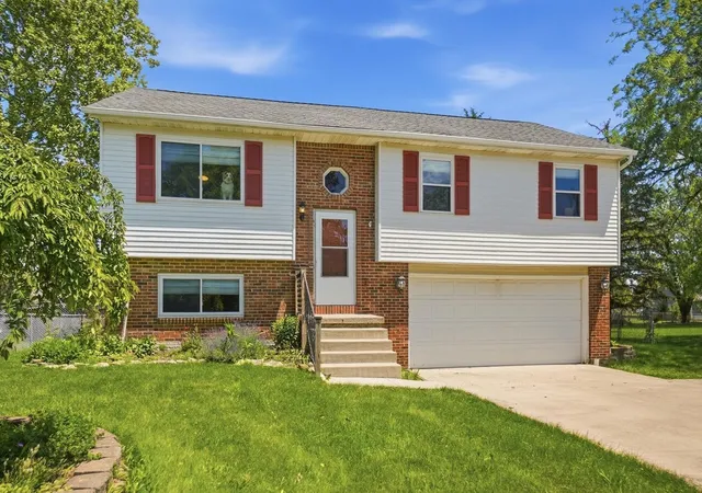 Homes for sale in Grove City, OH | 5460 Hoover Rd, Grove City, OH 43123 | MLS# 226019406