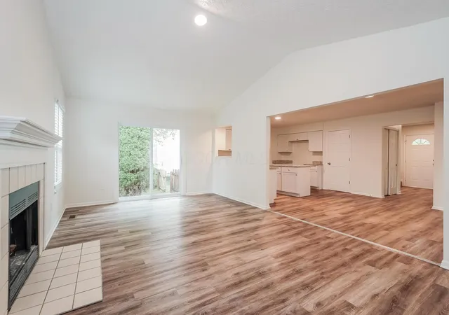 Photo 3 of Single family home for sale at 1915 Berwick Ct, Delaware, OH 43015 | MLS# 226026045 | Listing updated on 2026-07-30