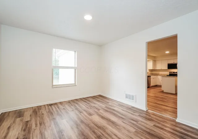 Photo 3 of Single family home for sale at 1915 Berwick Ct, Delaware, OH 43015 | MLS# 226026045 | Listing updated on 2026-07-30